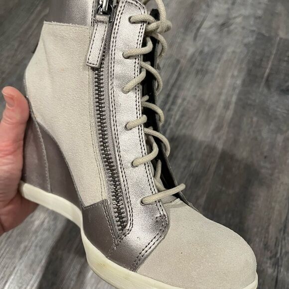 Gray for Saks Fifth Avenue Suede Leather Metallic Lace Up Wedge Booties sz 6.5 - Picture 13 of 15